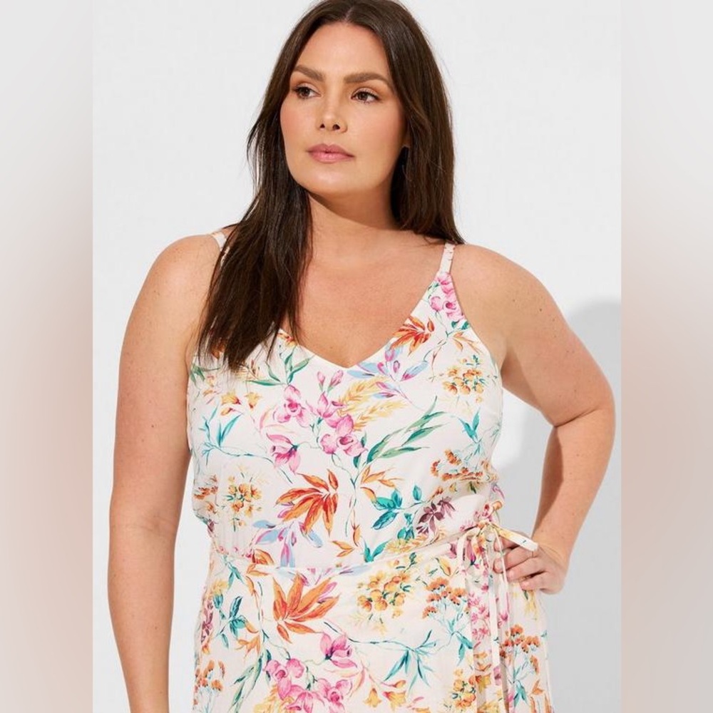 NWT Torrid floral neutral stretch challis cami adjustable strap size 5XL.